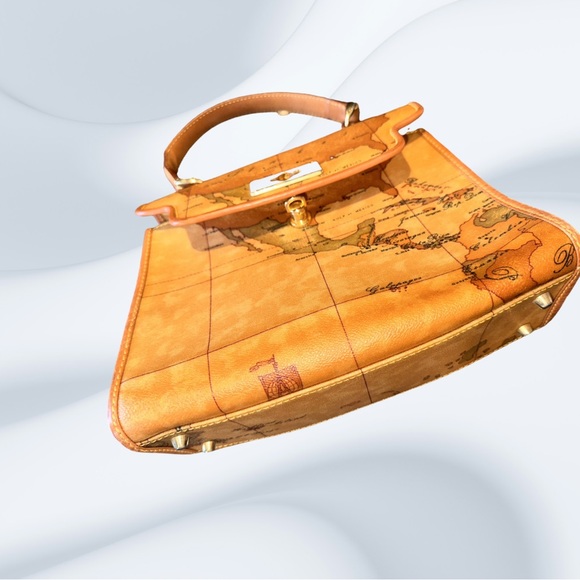 Alviero Martini Classic World Tan Bag - Picture 3 of 11